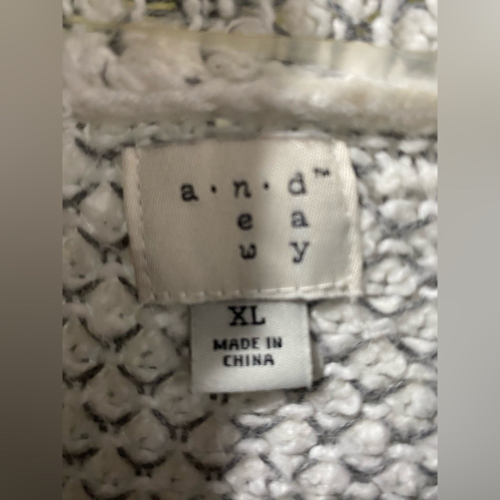 A New Day women’s cardigan, gray, off white, cozy, size XL, good condition. - Picture 7 of 8